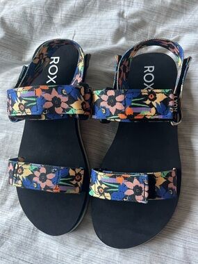 ROXY cage sandals SZ 7